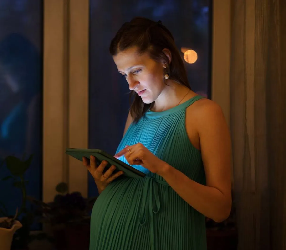 صورة لحامل في الظلام