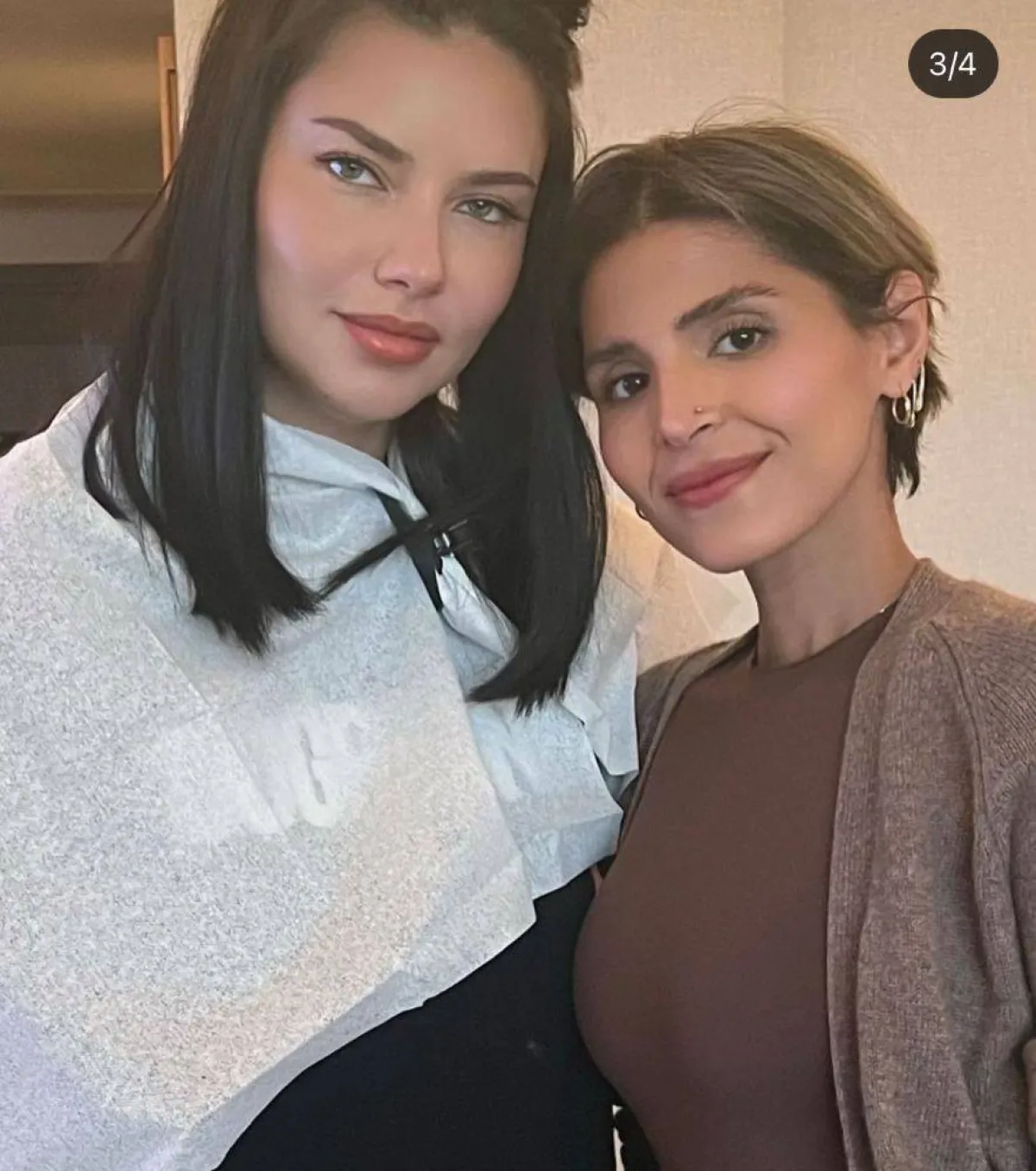 صورة تجمع بين حصة العجاجي والعارضة العالمية أدريانا ليما