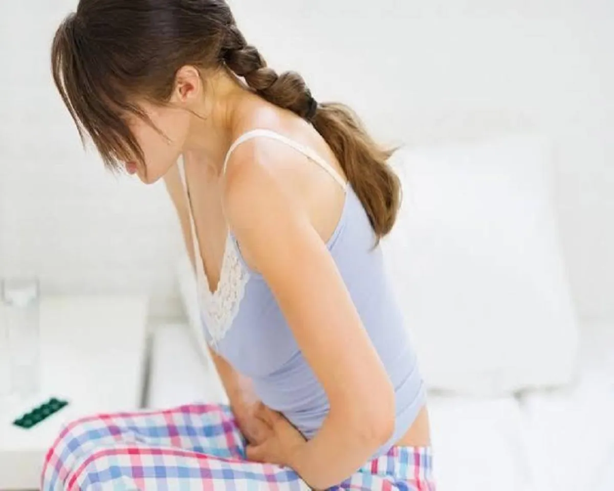 صورة لمراهقة  تعاني من اكياس المبيض