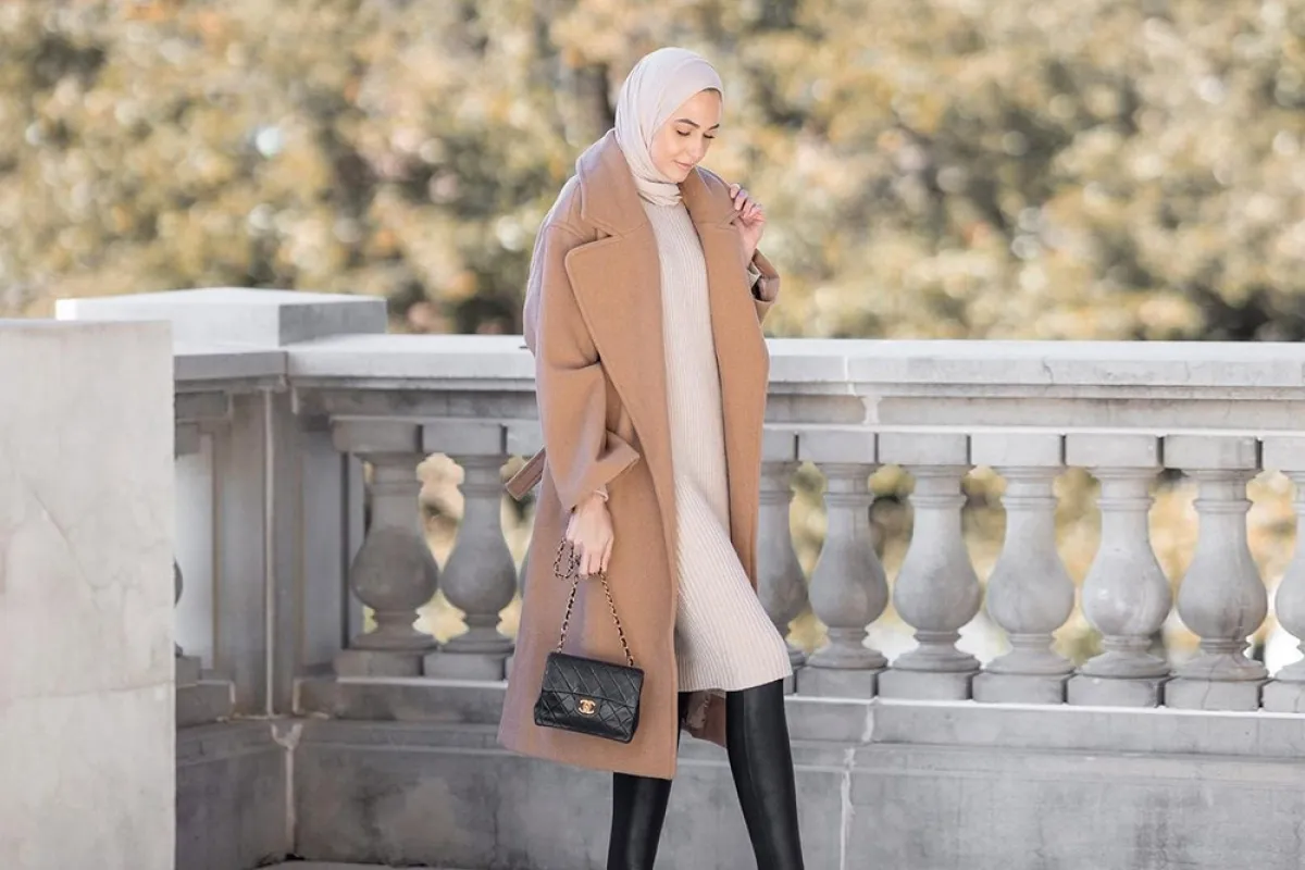 لينا صنوبر بالفستان مع بنطلون الجلد