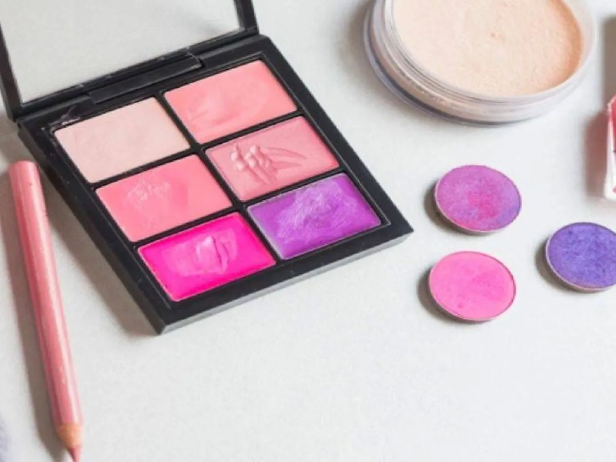 ظلال العيون