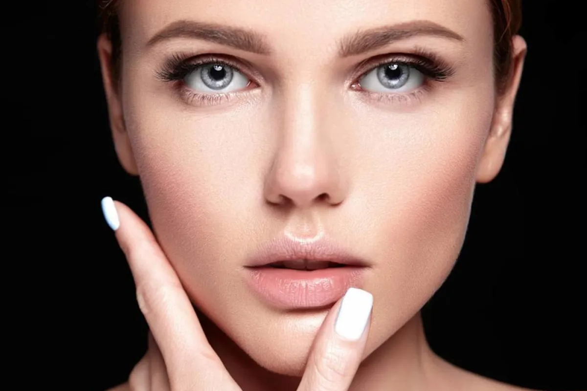 تقشير الشفاه بالليزر... كل ما يجب أن تعرفيه