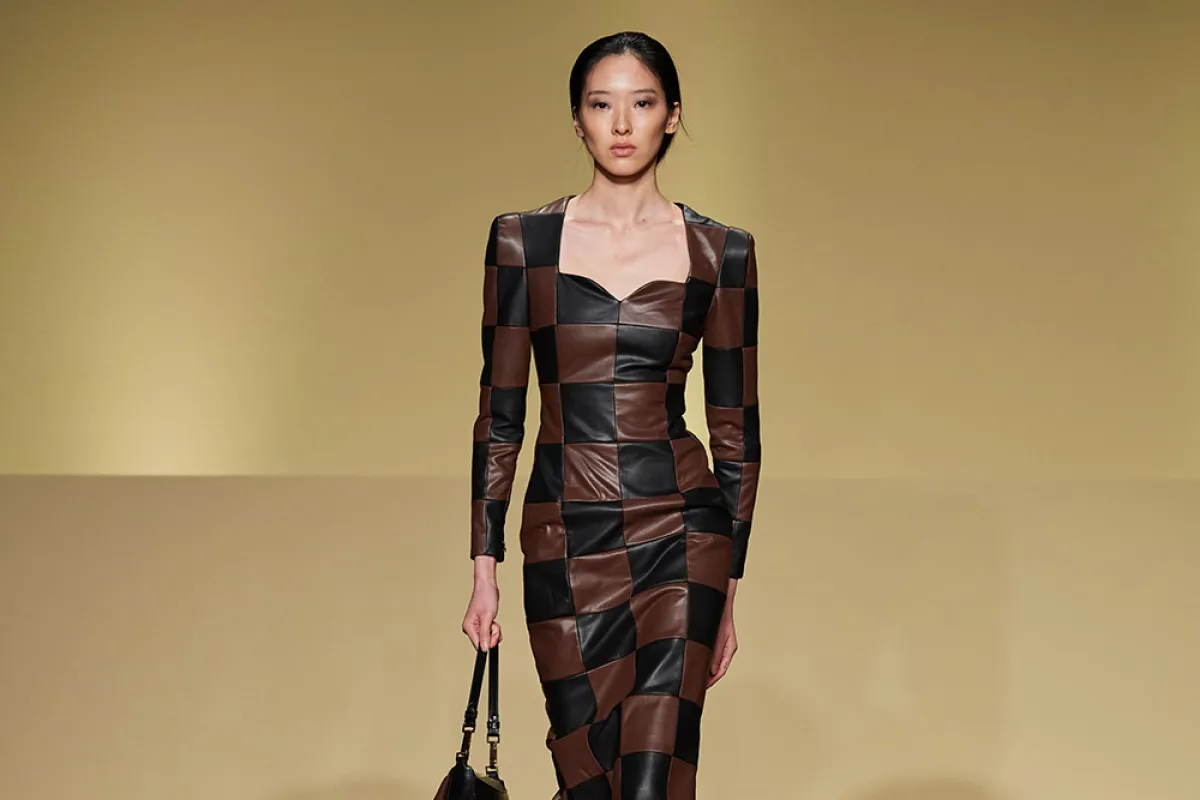 فستان شتوي ضيق من بودابست سيليكت Budapest Select