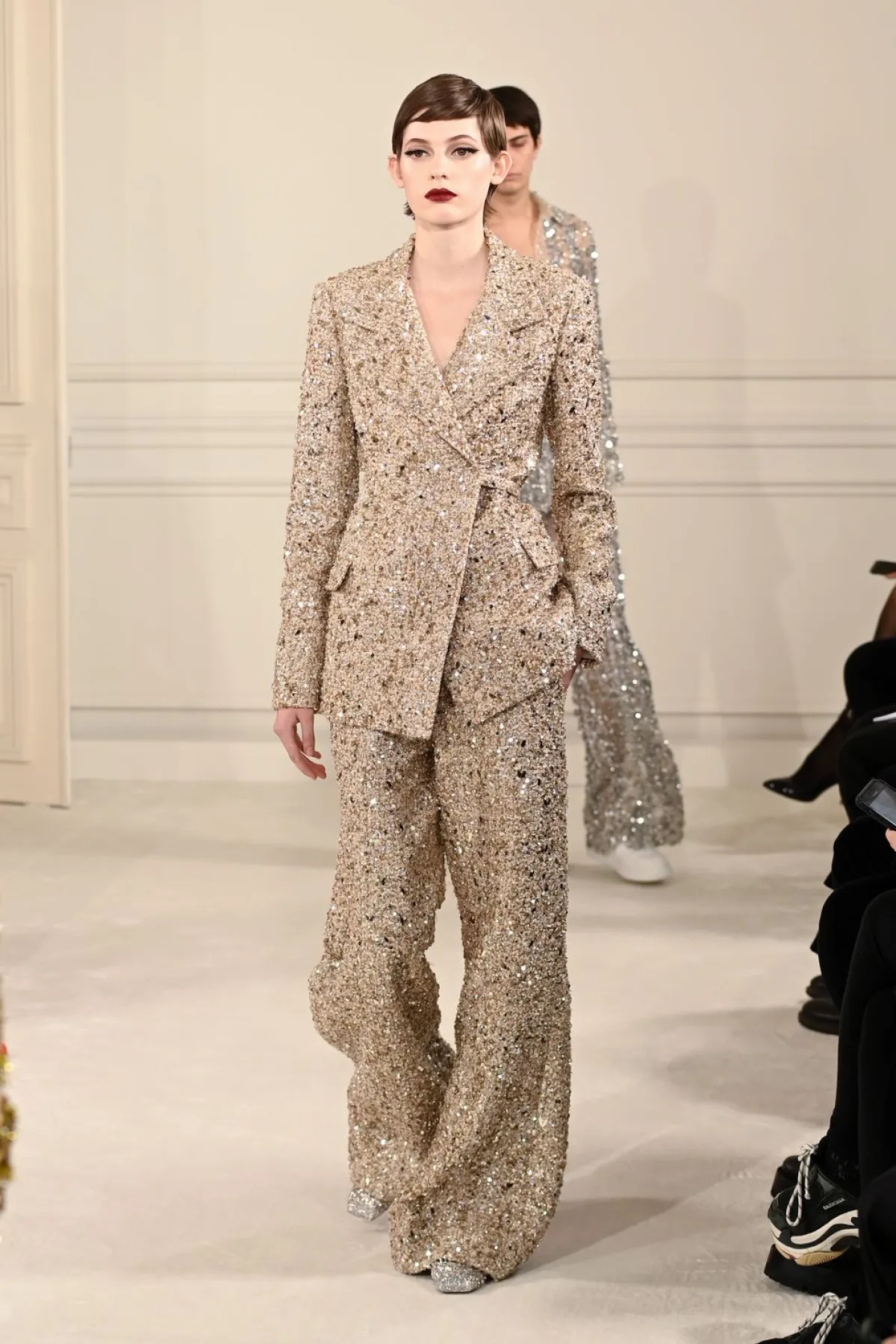 فالنتينو Valentino- الصورة من موقع CR Fashion Book الإلكتروني