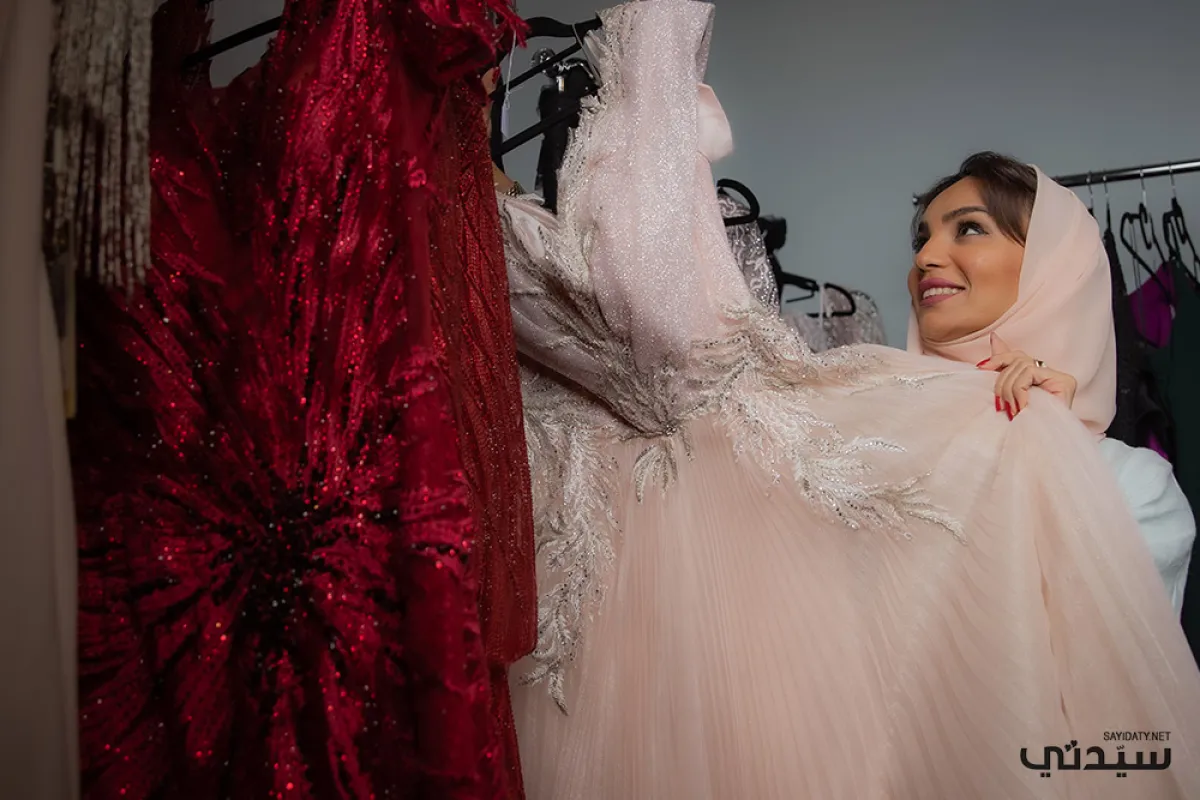 المصممة أهداب صيرفي: تعلم تقنيات التصميم سر نجاح المصممة