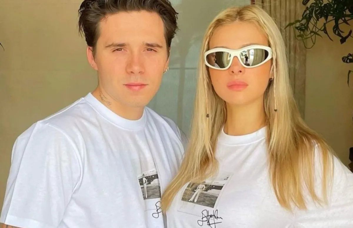 ​بروكلين إلى جانب حبيبته نيكولا - الصورة من حساب ​بروكلين بيكهام على انستغرام