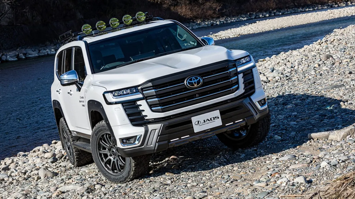 لاندكروزر 2022 ملامح شرسة