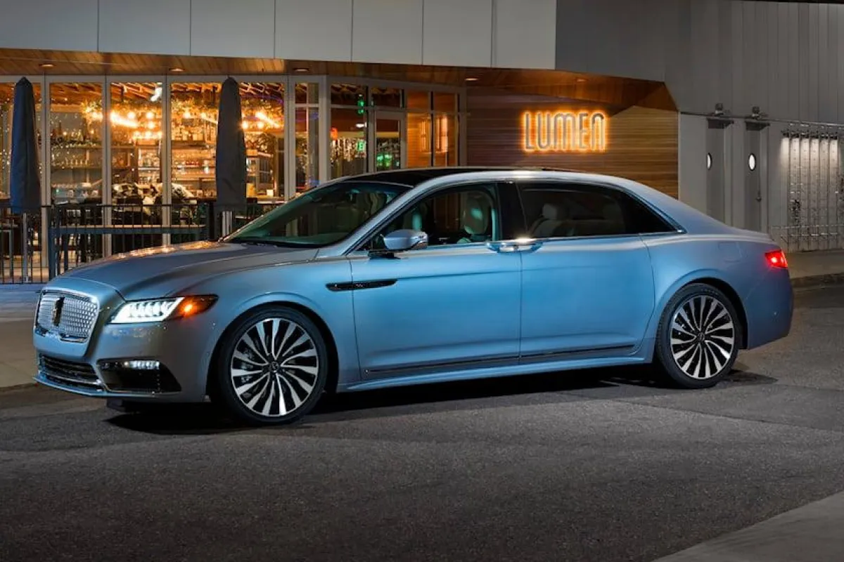 لينكون سيدان فاخرة