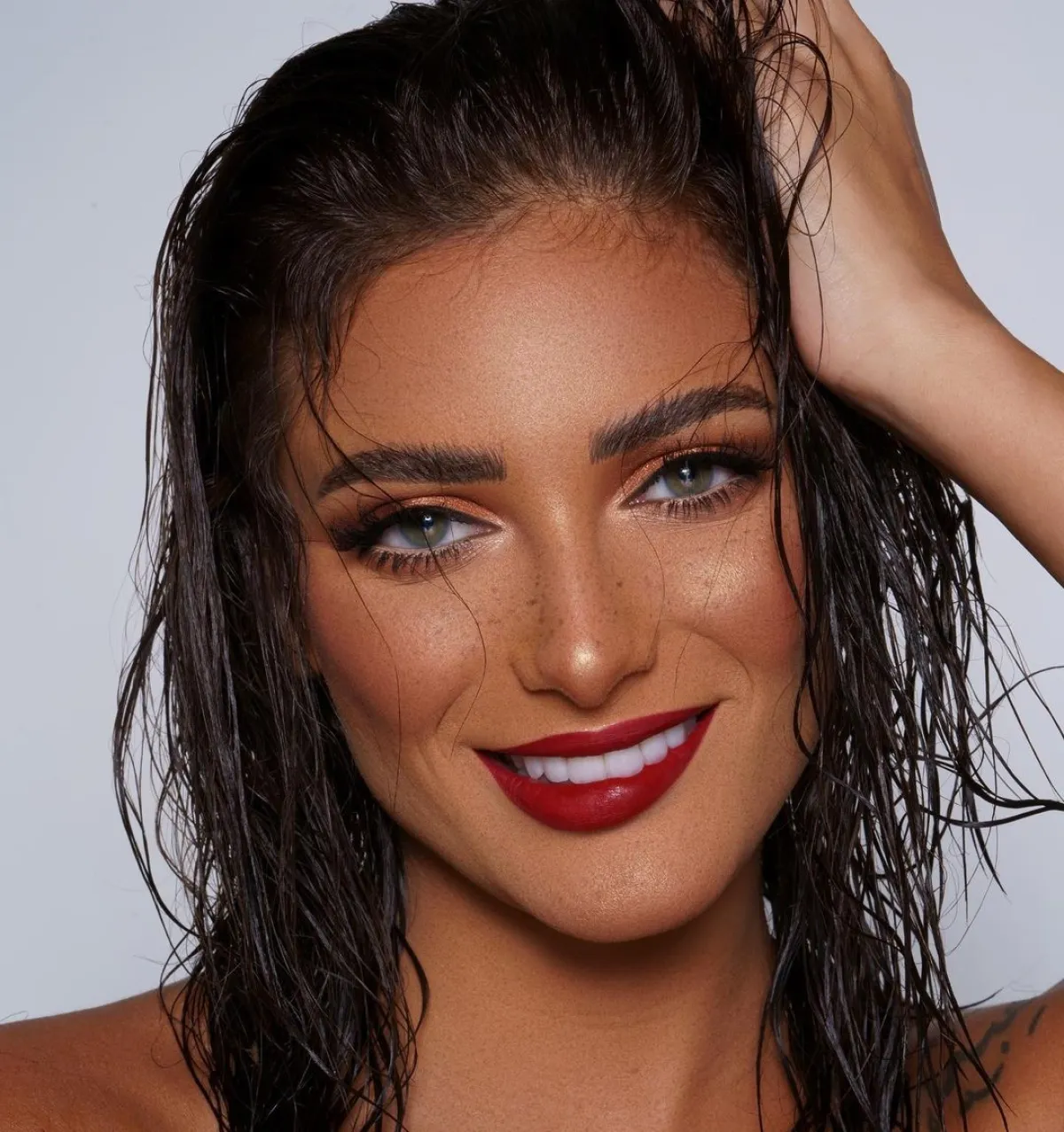 مكياج برونزي