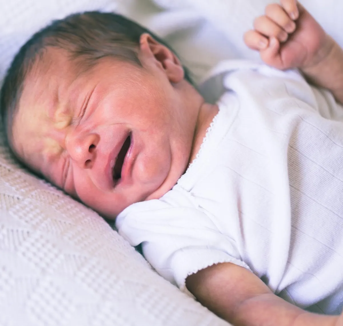 صورة لطفل يبكي