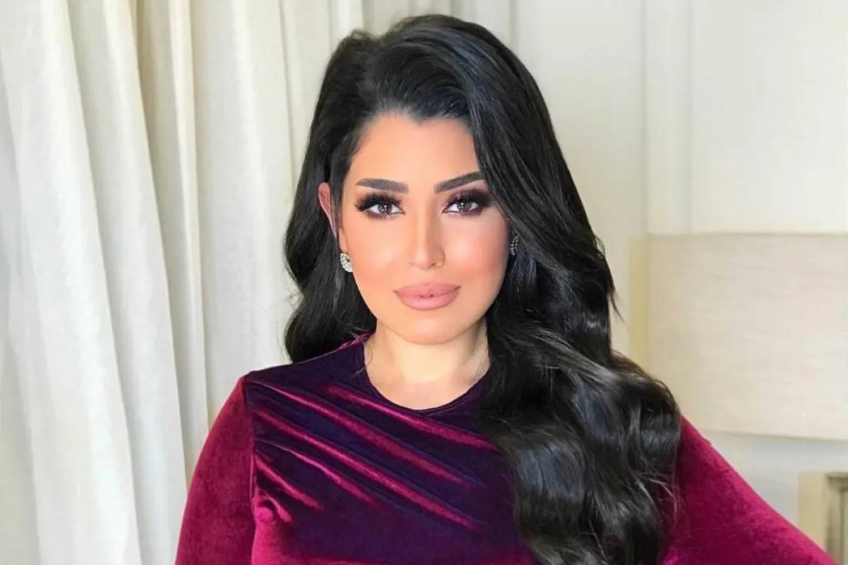 تسريحة الويفي الكلاسيكية من آيتن عامر