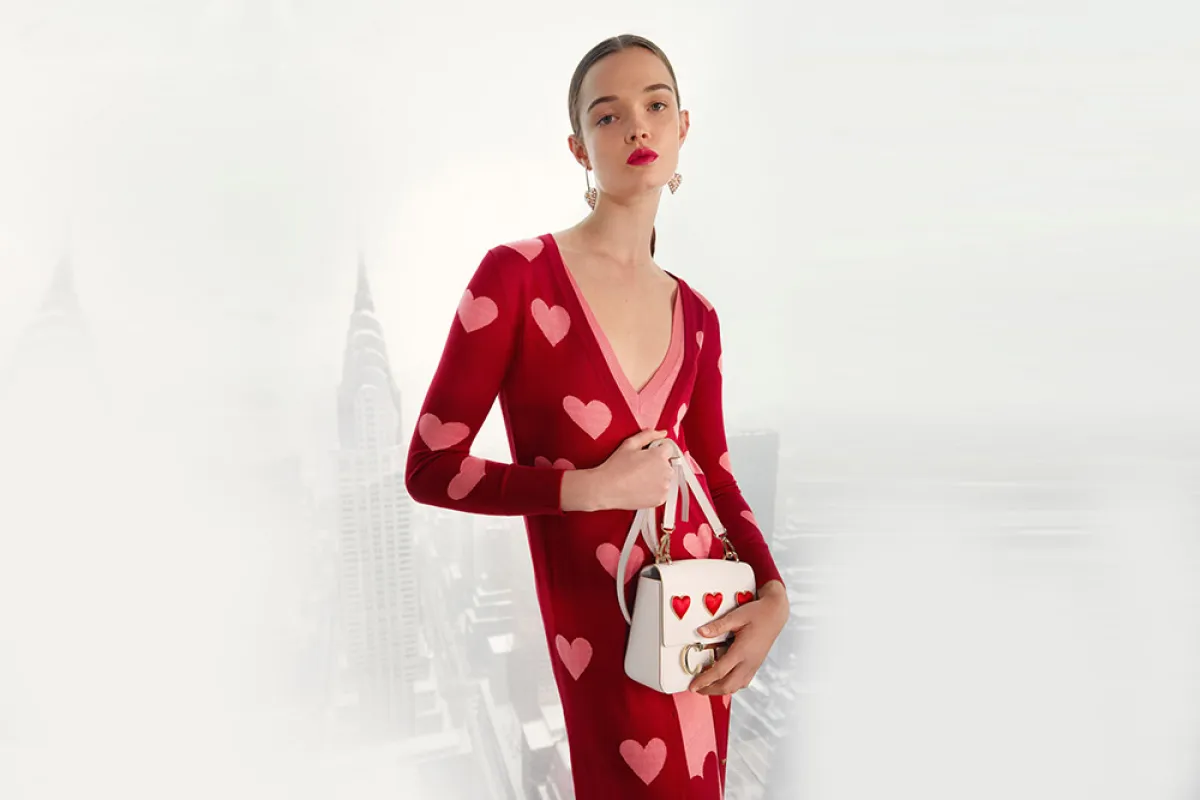 فستان طويل للمرأة الرومانسية من كارولينا هريرا Carolina Herrera  