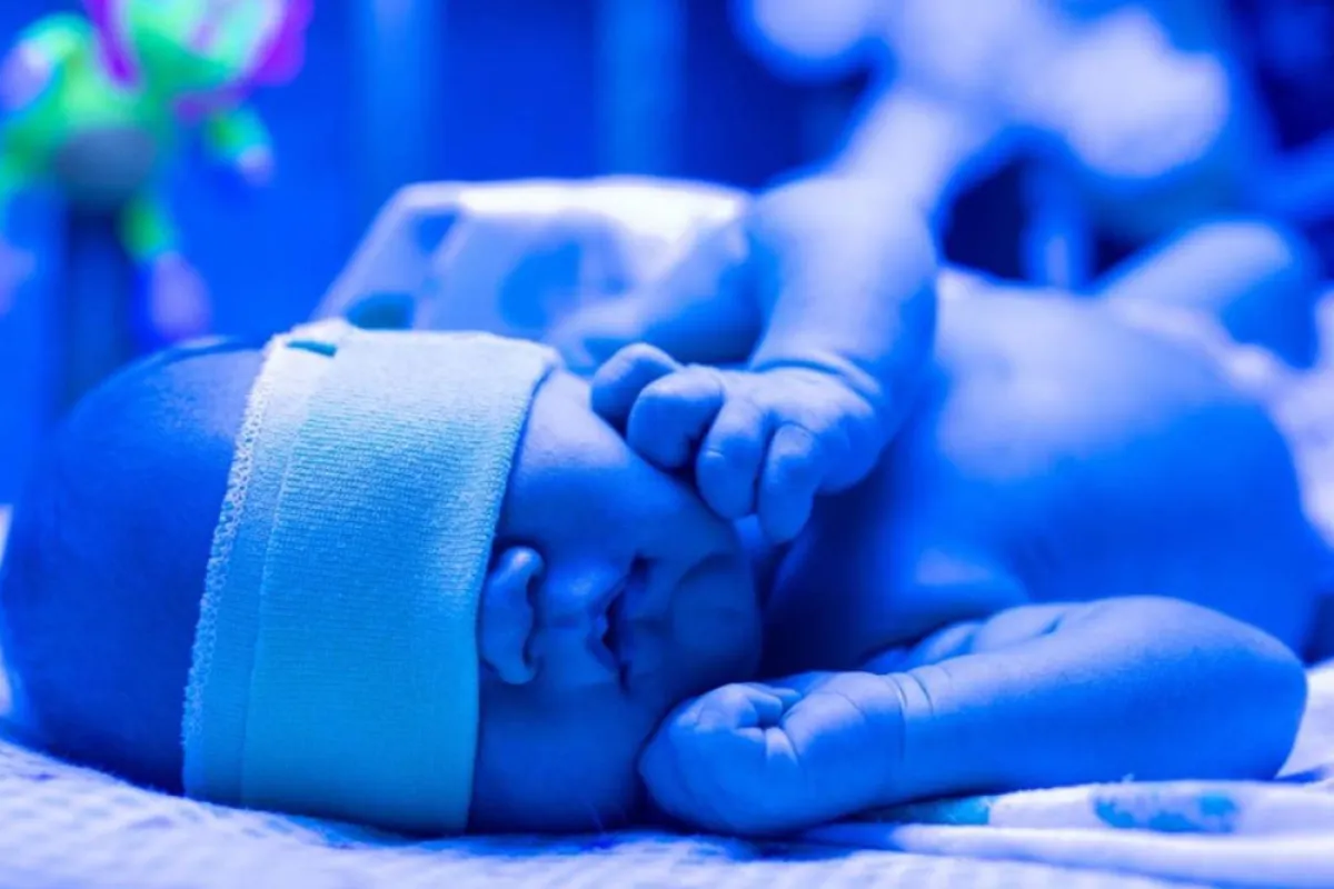 قد يحتاج الطفل الخديج للبقاء في الحضانة الصناعية