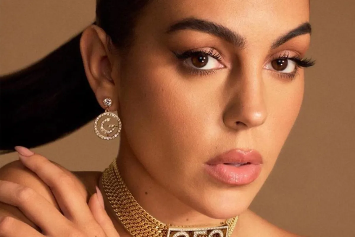 ألوان مكياج جورجينا رودريغيز قريبة الى لون بشرتها