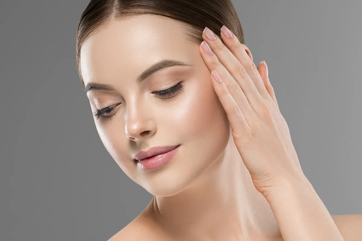 طريقة استخدام مكعبات الطماطم المثلجة للوجه