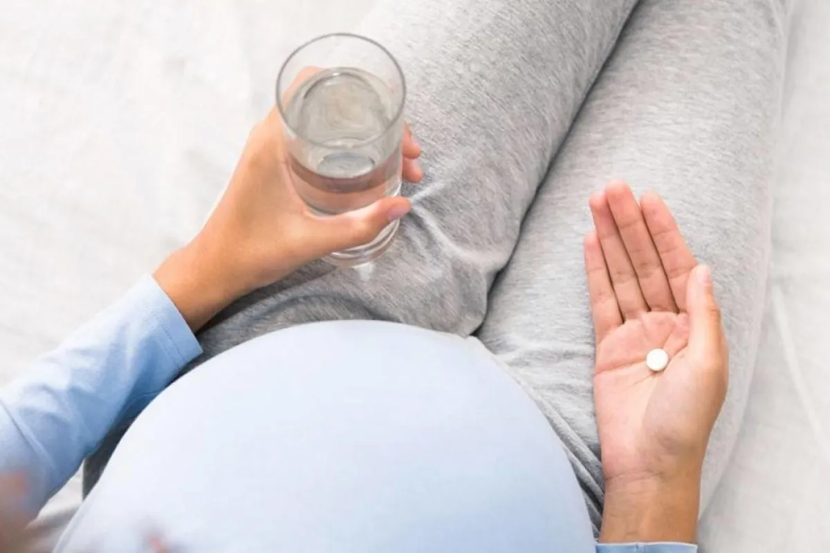 متى تتوقف الحامل عن تناول حمض الفوليك؟