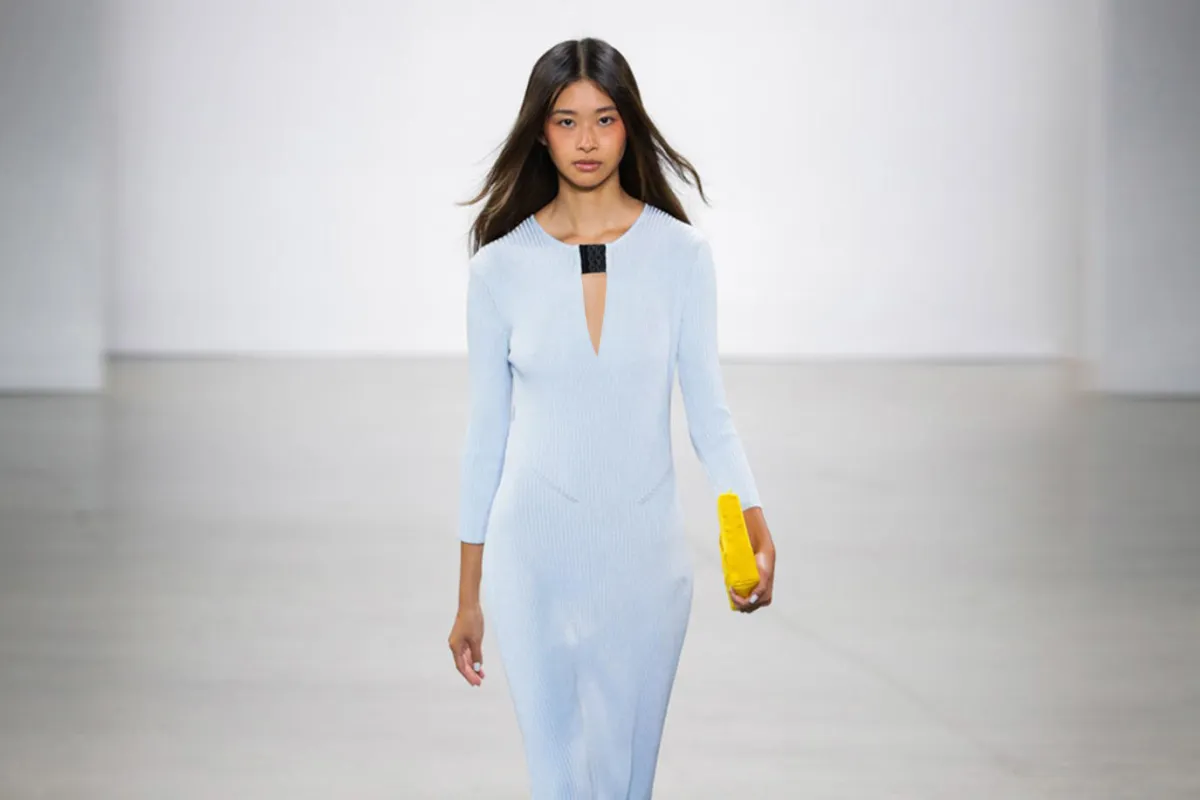 إطلالات باللون الأزرق الفاتح من بفزا  Bevza