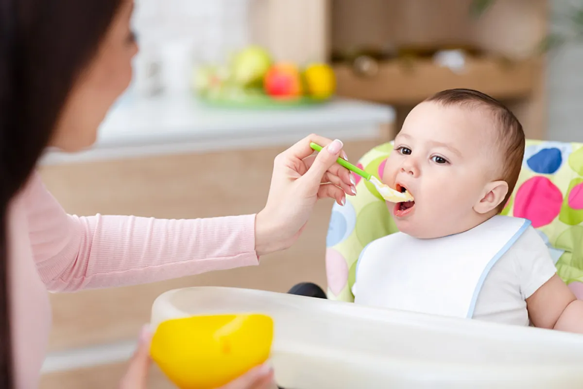 متى يأكل الرضيع الزبادي؟