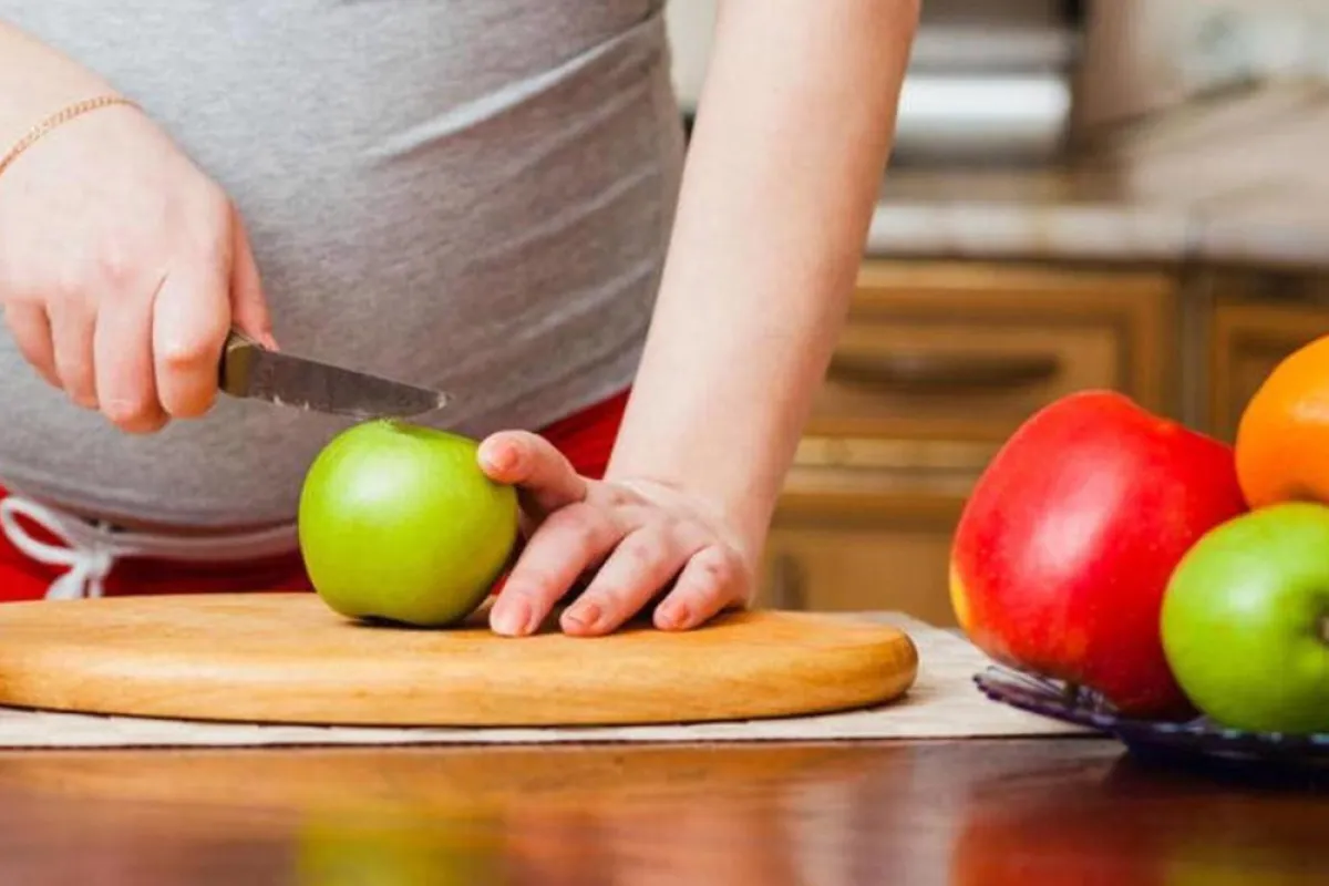 الممنوع على الحامل في الشهور الأولى