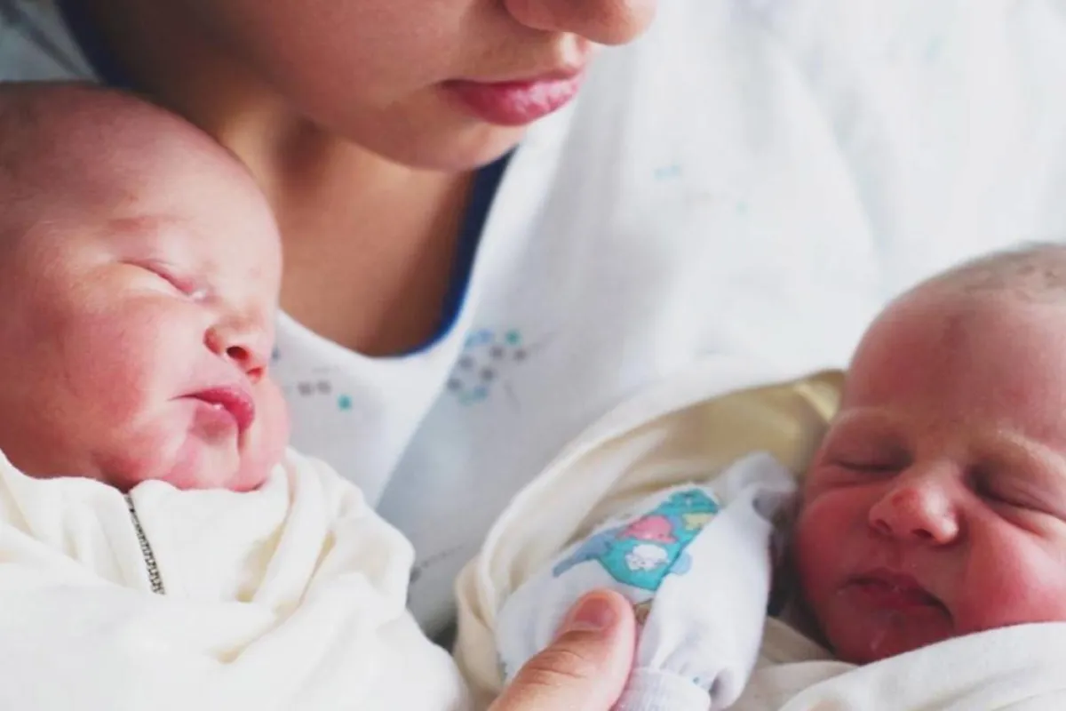 أعراض عدم تنظيف الرحم بعد الولادة