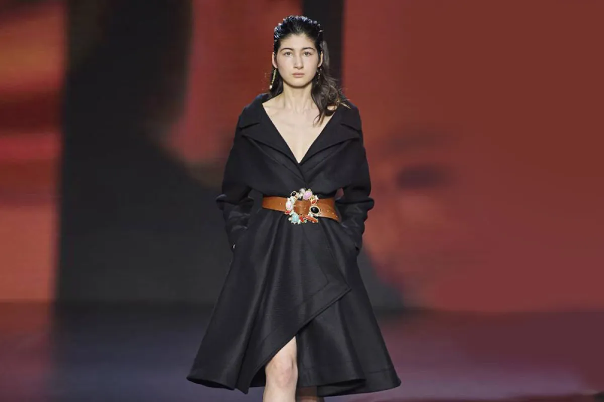 فستان سهرة بسيط من علامة ألكسندر بلانك Alexandre Blanc  