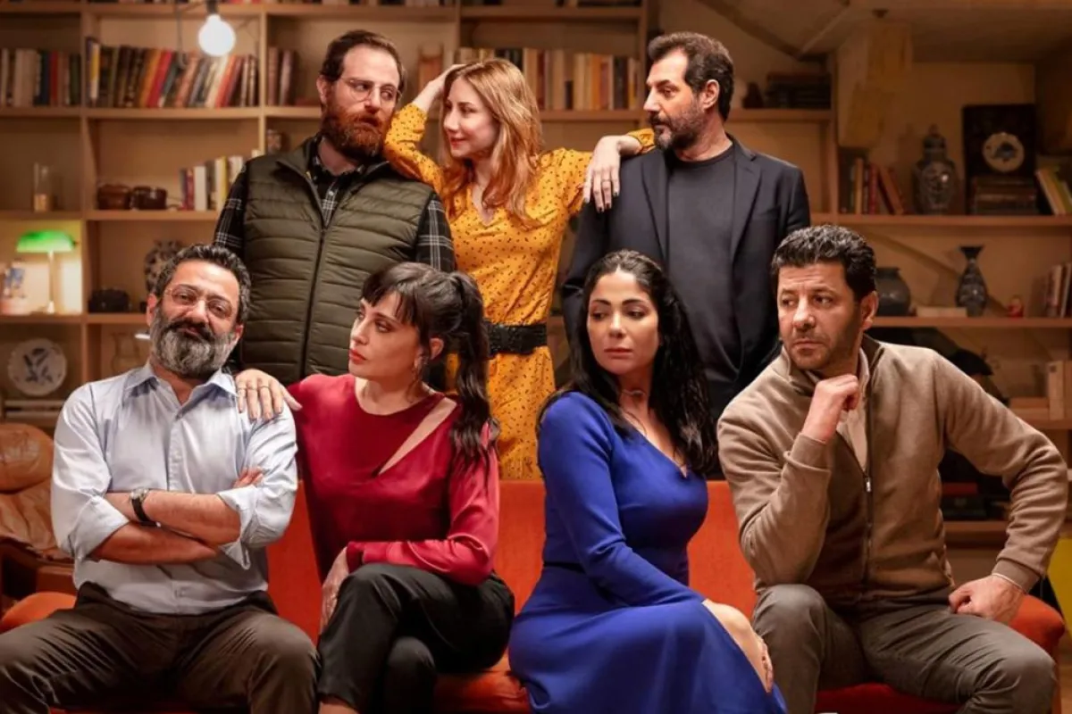 بوستر فيلم أصحاب ولا أعز - الصورة من حساب منى زكي على انستغرام