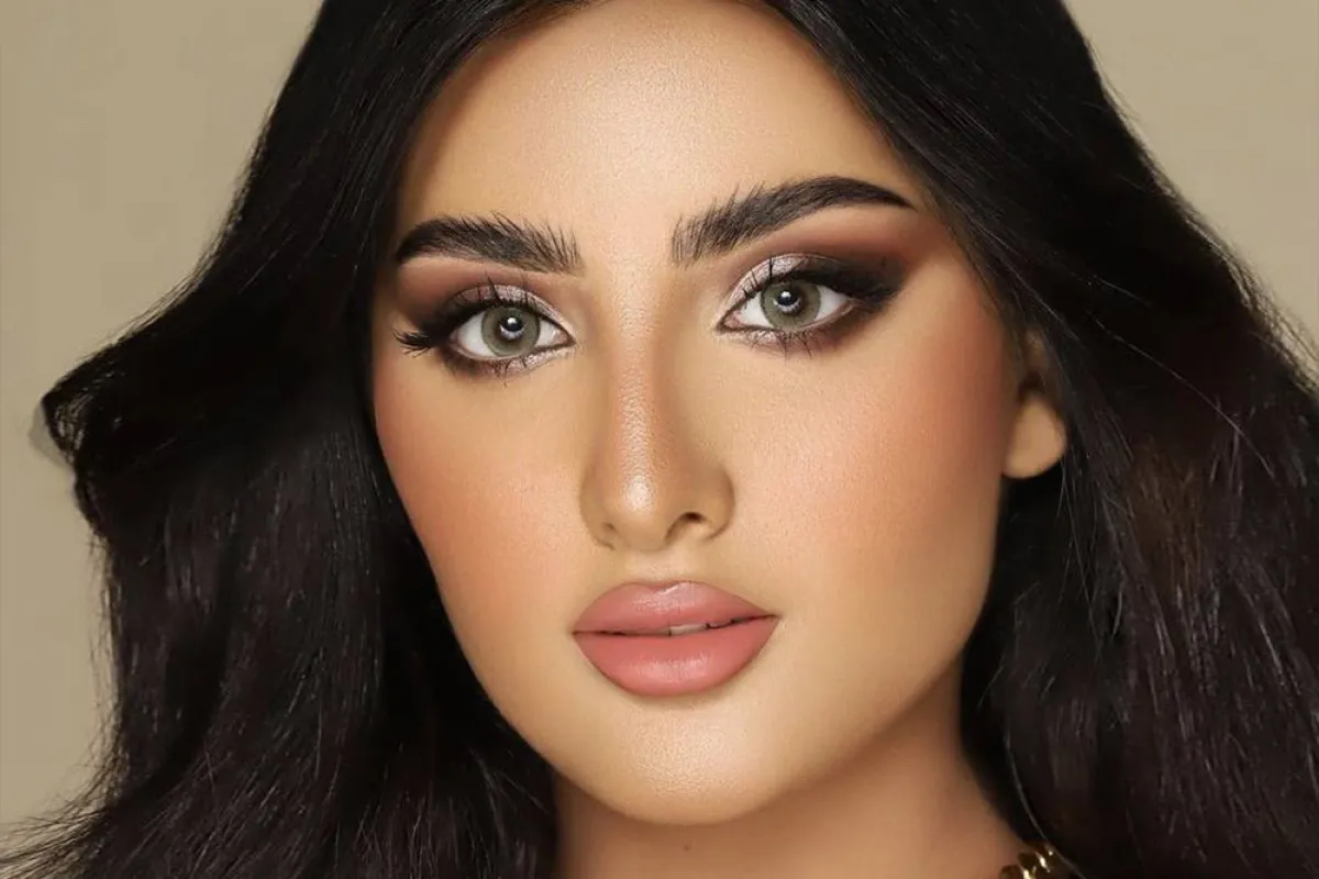 مكياج سموكي بني بأنامل وصايف -الصورة من حسابها على الانستغرام