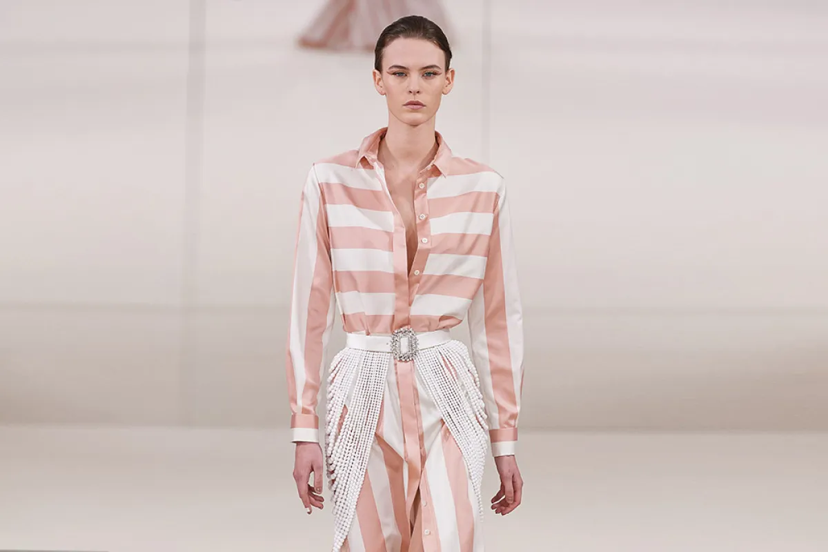 فستان بيود باللونين البيج والزهري الباستيل