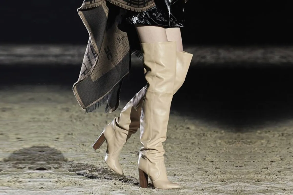 بوت بيج طويل من إليزابيتا فرانكي Elisabetta Franchi  