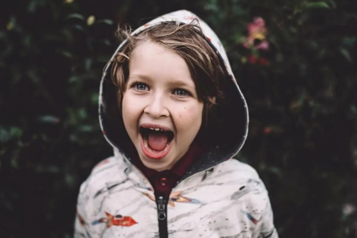 طفل فبراير" الدلو": مغامر ومبتكر ودورك تشجيع إبداعه