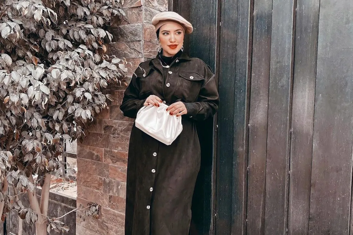 دينا رزق بفستان من الجينز الاسود