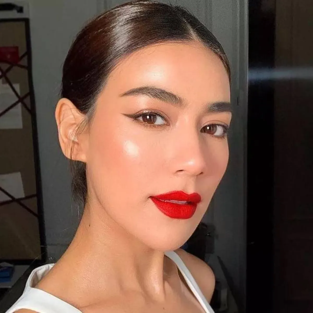 مكياج عروس كلاسيكي نابض بالحياة