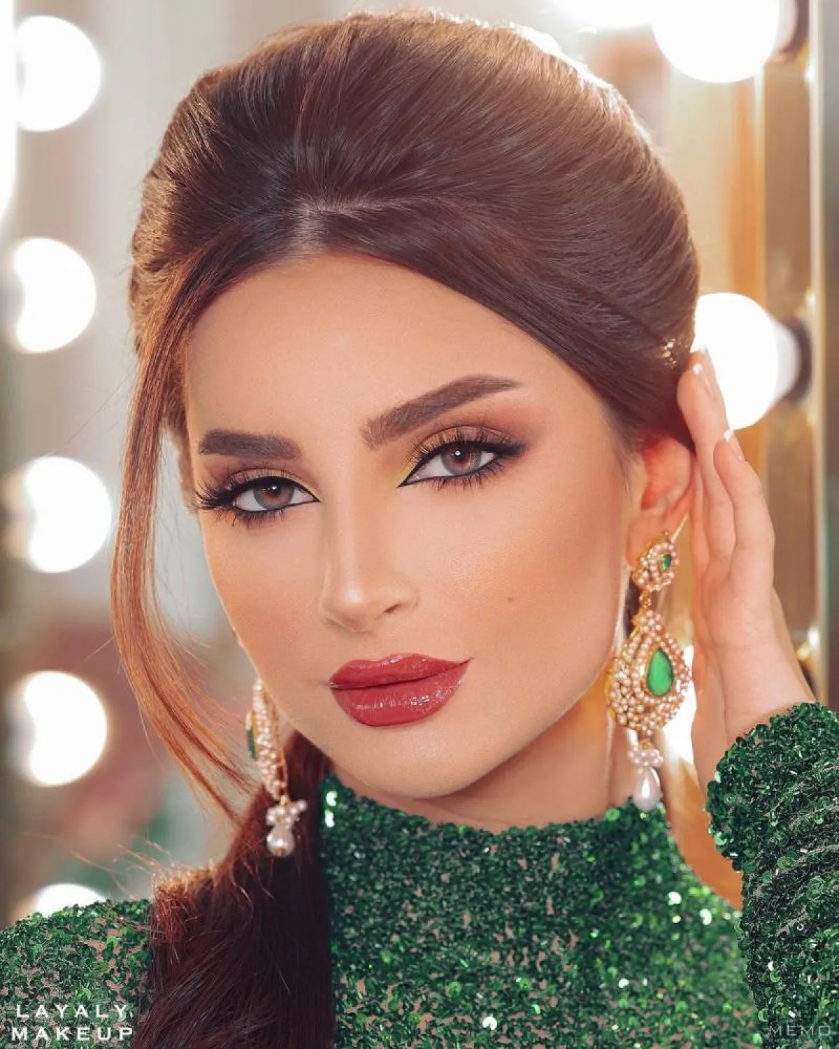 مكياج ناعم فخم مميز للعروس الإماراتية 