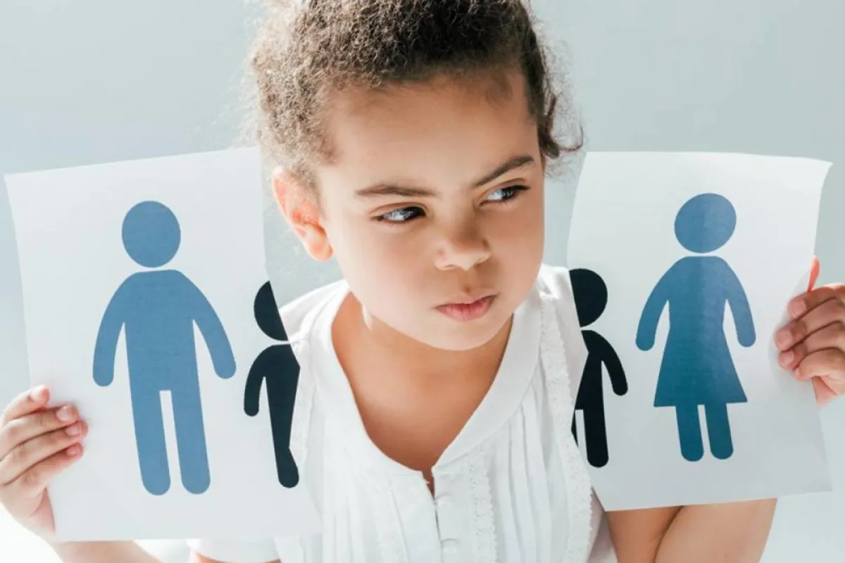 بعد الطلاق: أمور يجب مراعاتها وأخرى تجنبيها مع طفلك