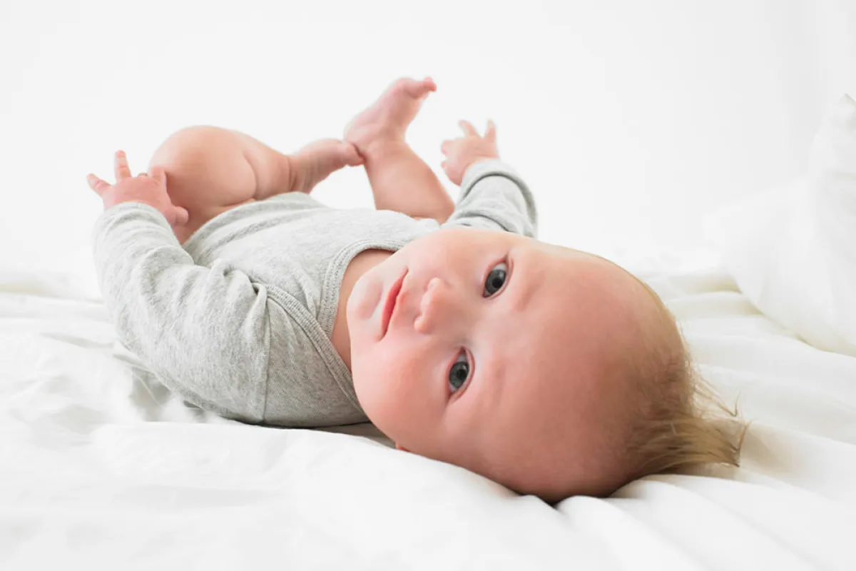 هل يختلف شكل إسهال الطفل الذي يرضع طبيعياً..عن الذي يرضع صناعياً؟  