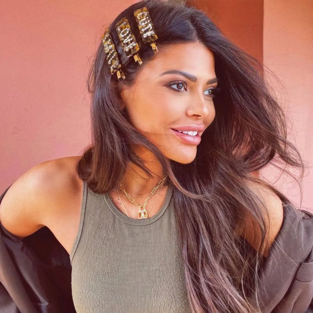 مشابك الشعر من العنود بدر