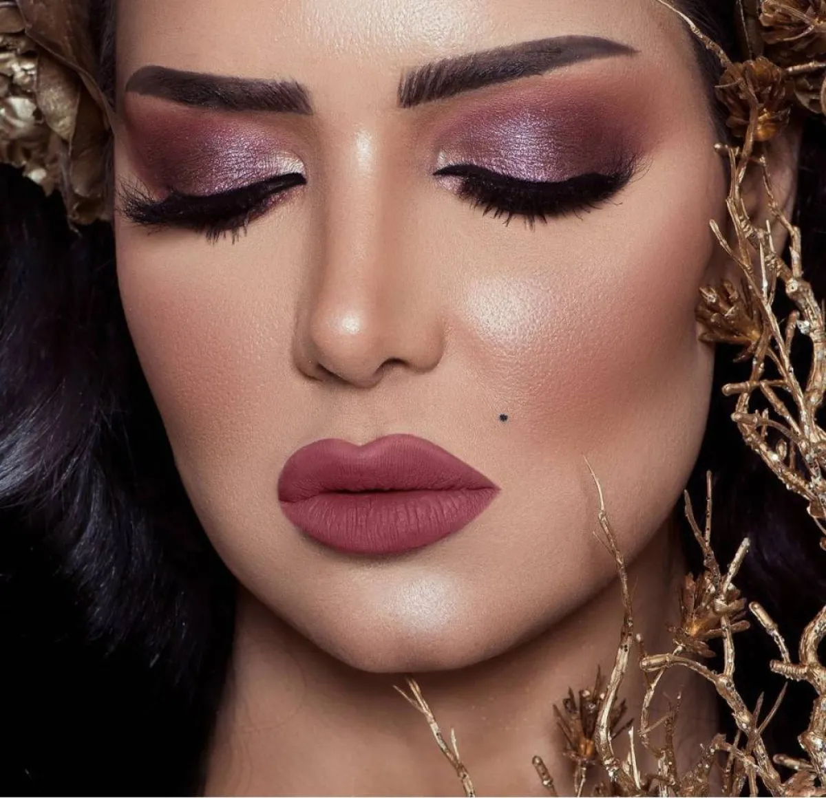 مكياج بنفسجي لامع