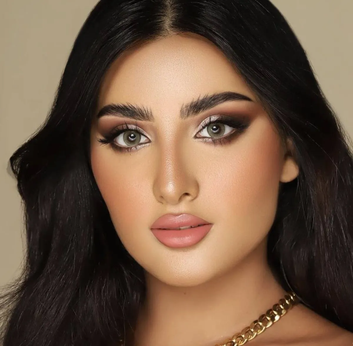 مكياج سموكي بني