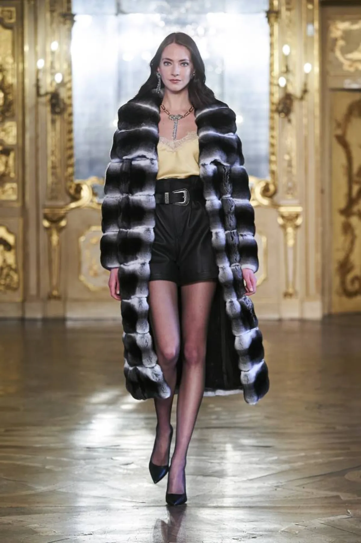 سروال قصير باللون الأسود  من براسكي Braschi  