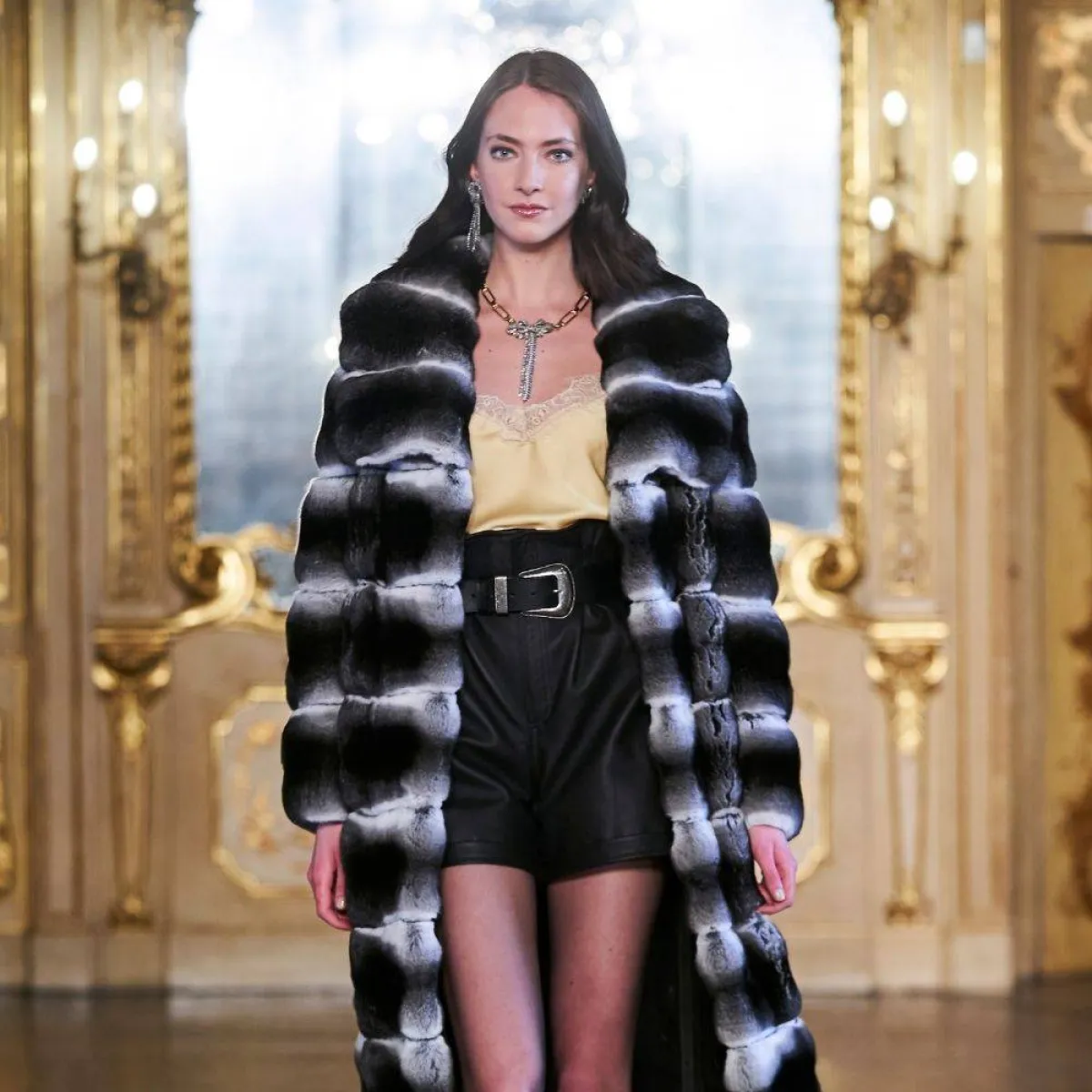 سروال قصير باللون الأسود  من براسكي Braschi  