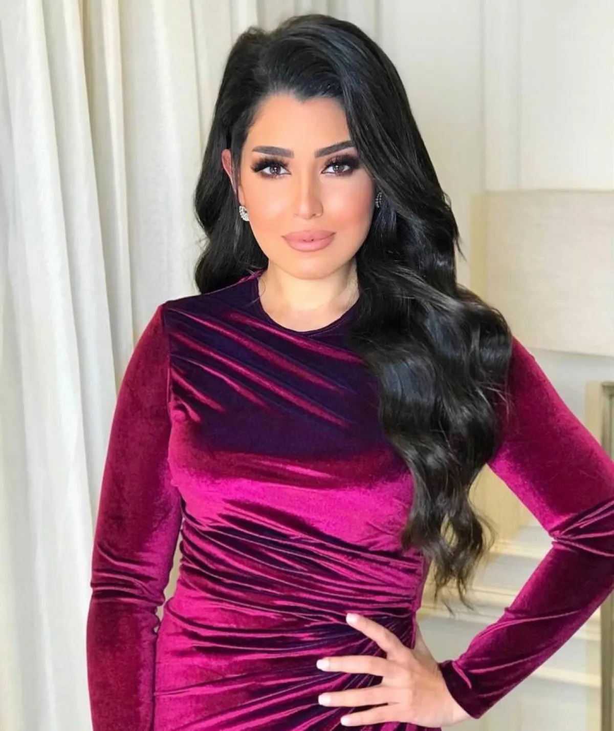 تسريحات شعر منسدلة بأسلوب آيتن عامر