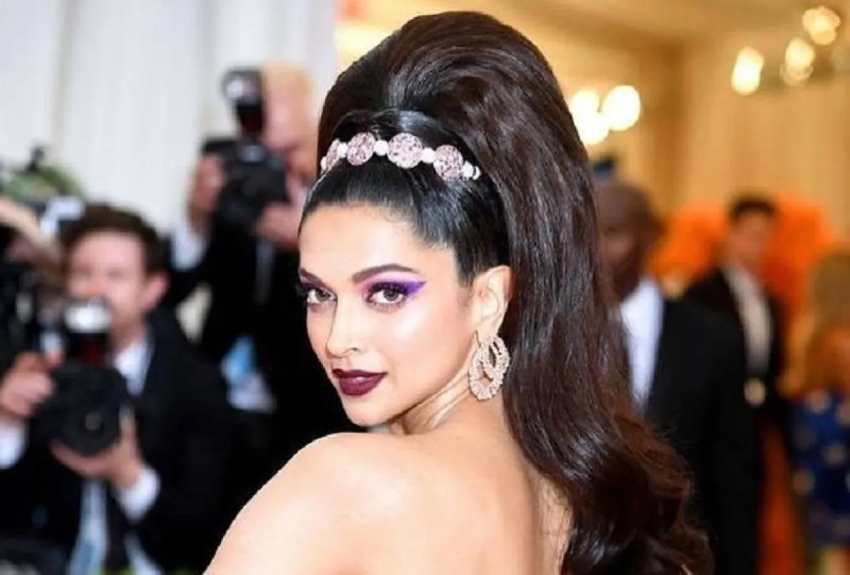 مكياج عيون ملون