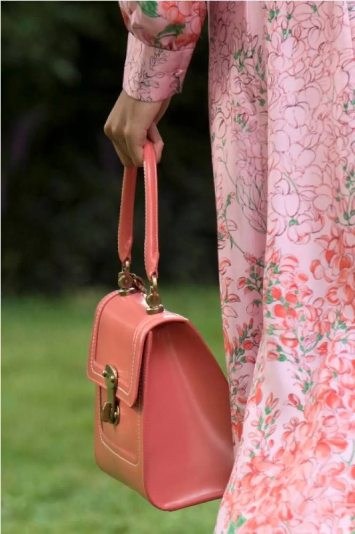 موديلات حقائب عصرية وملوّنة من بورا اكسو  Bora Aksu