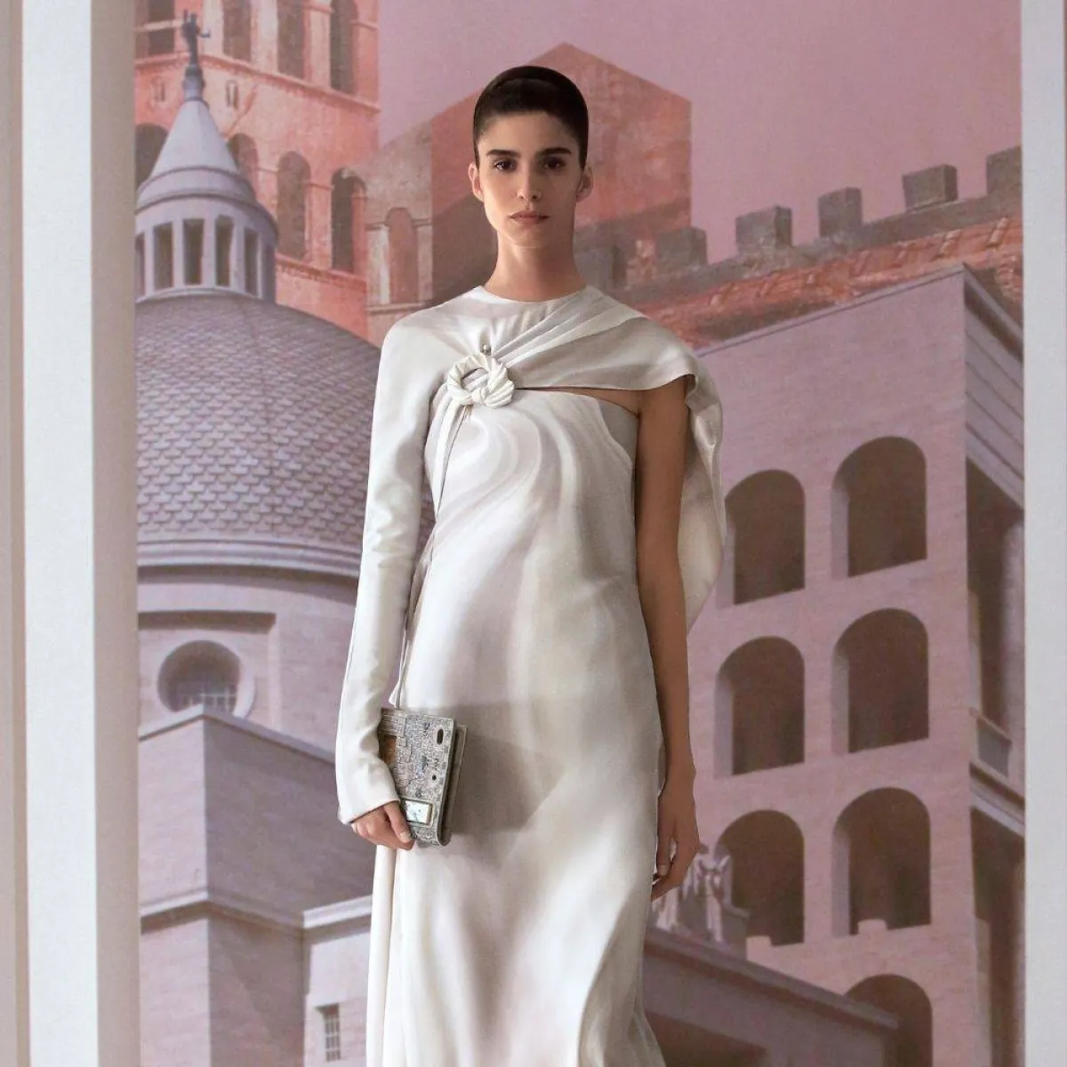 فستان سهرة ناعم من فندي Fendi  