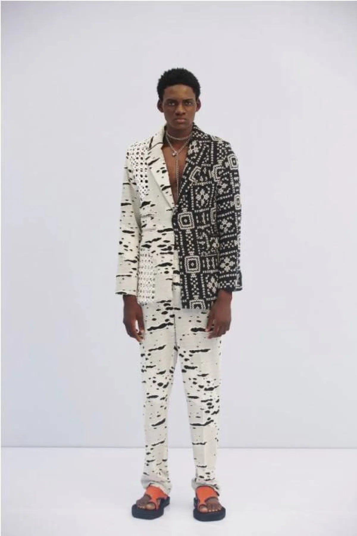 بدلة كاجوال ملفتة من طوكيو جايمس  Tokyo  James