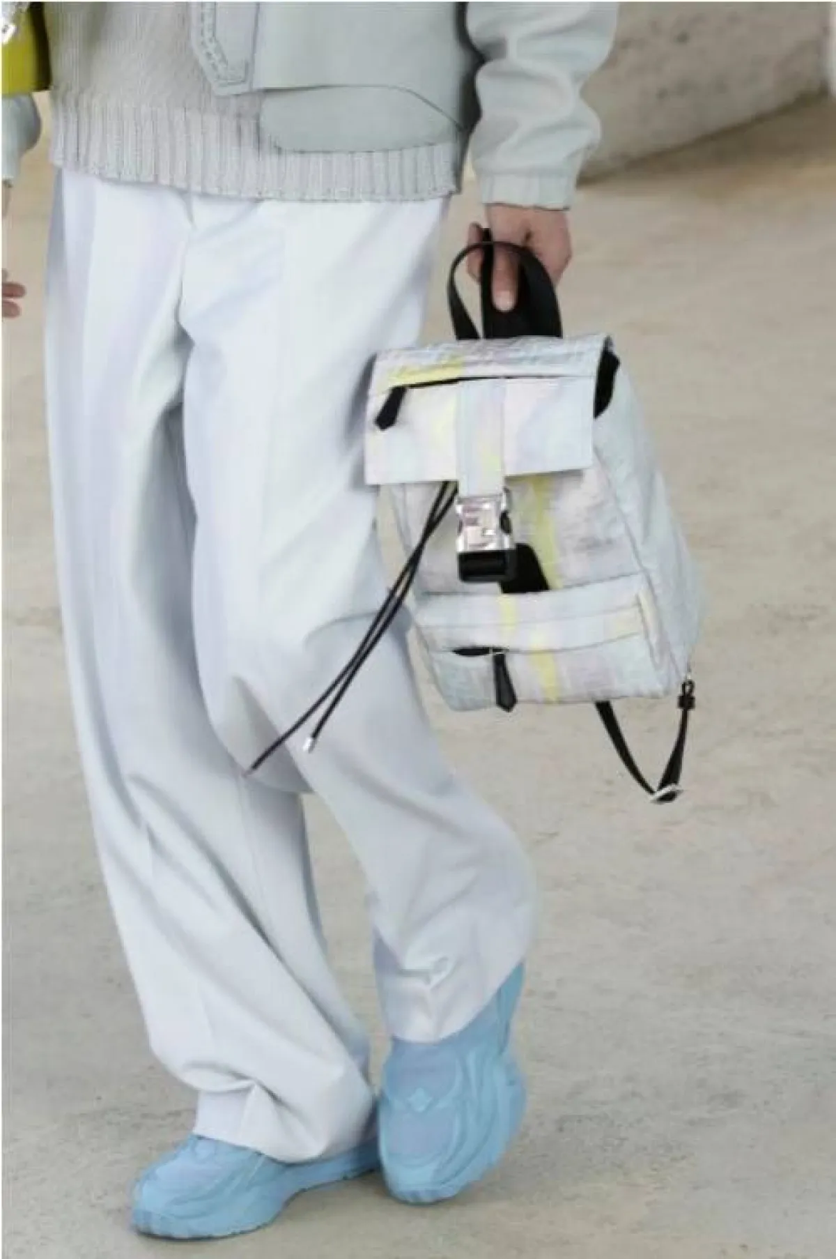 حذاء رياضي من فندي  Fendi