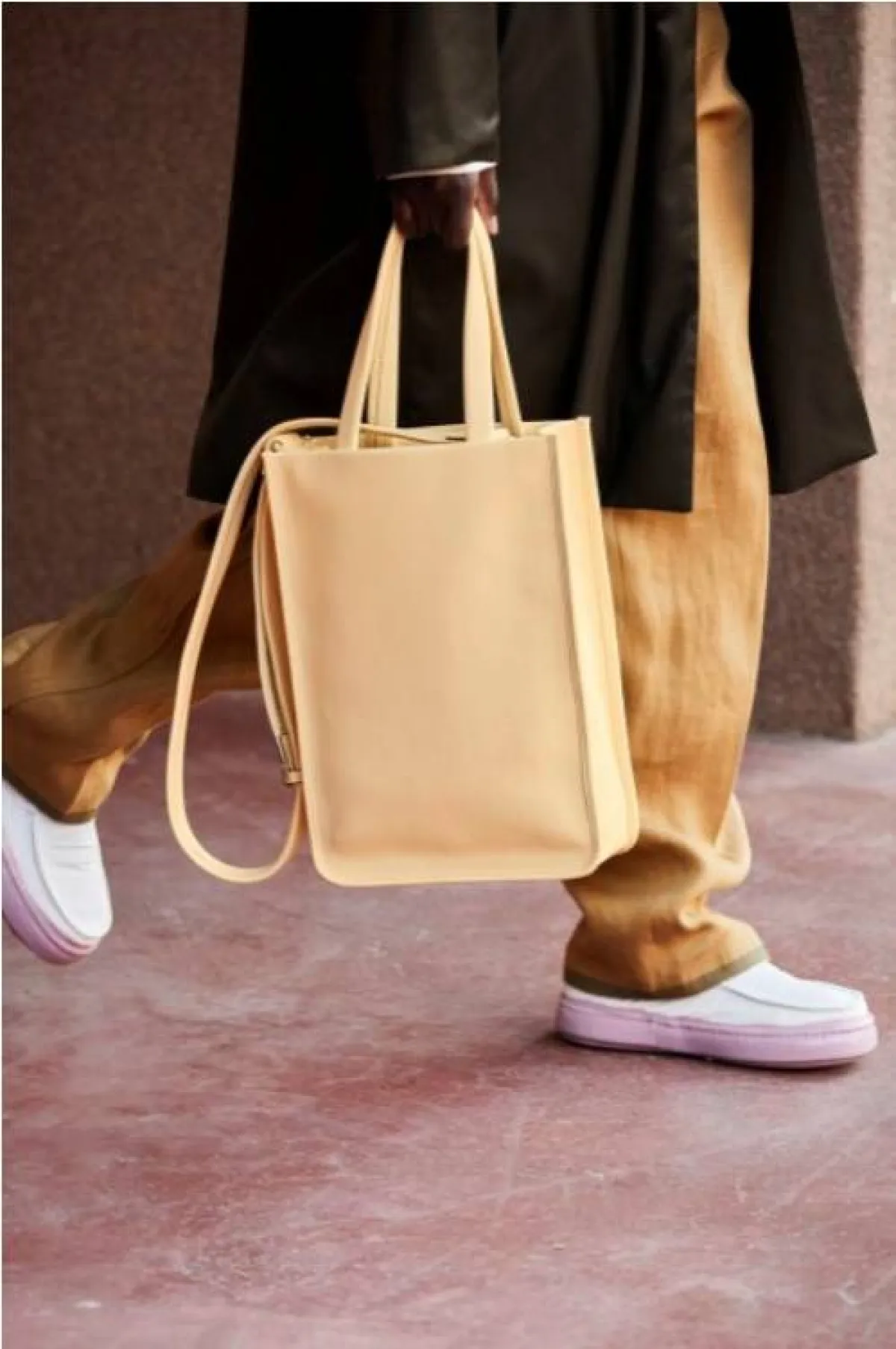 حذاء رياضي باللون الأبيض من إيمينيغيلدو زيغنا  Emmenegilda Zegna