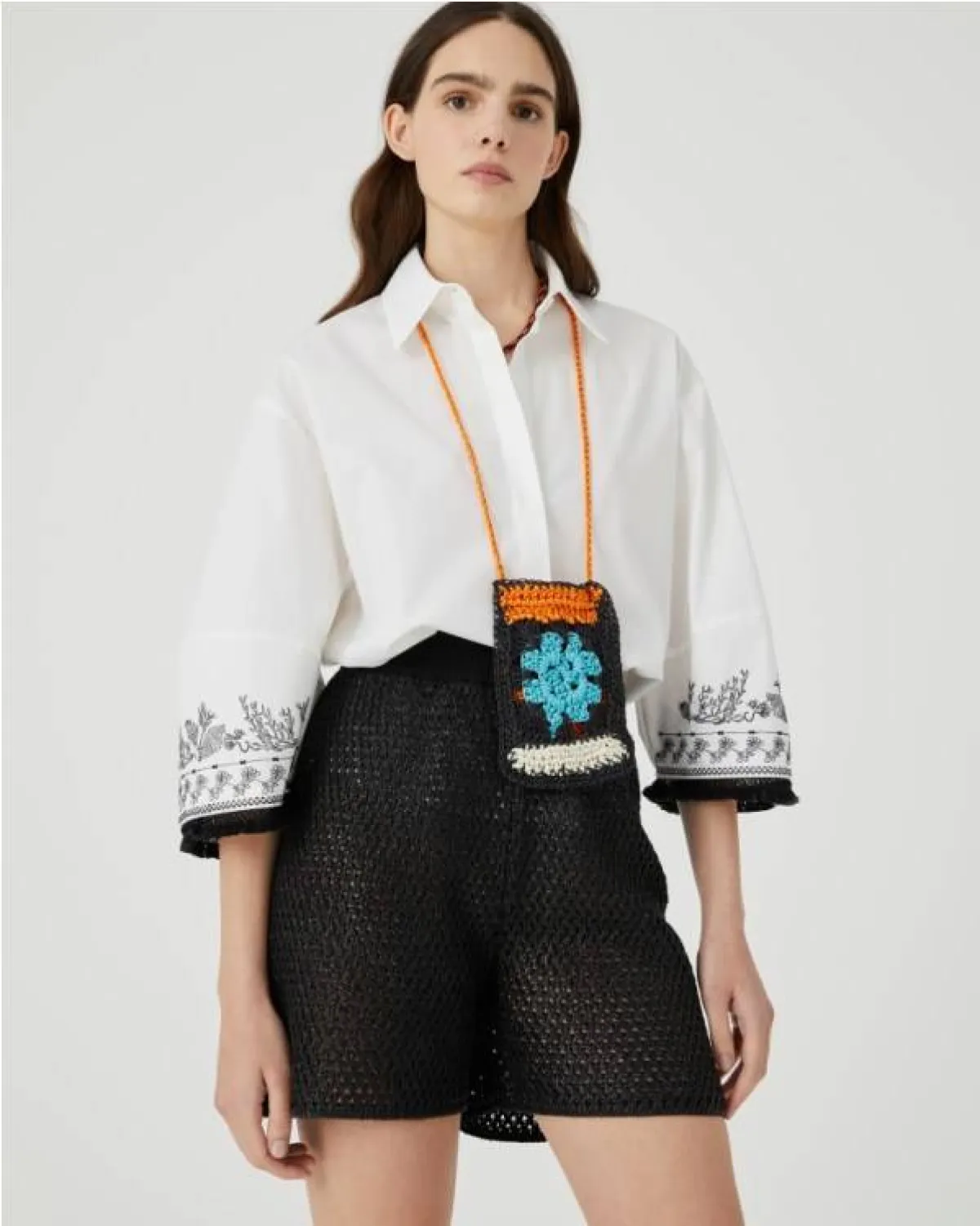 قميص أبيض مع طبعات من بياتريس .بي  Beatrice .B