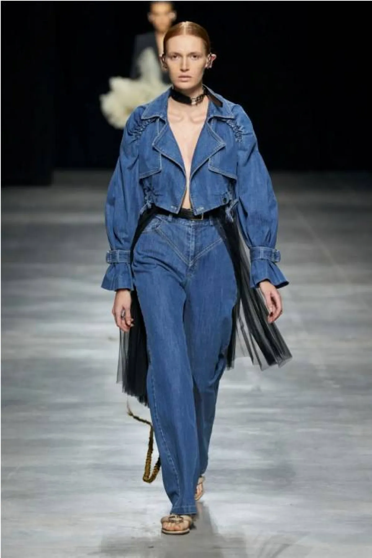 إطلالة كاملة من الجينز من أي سي تي  Act