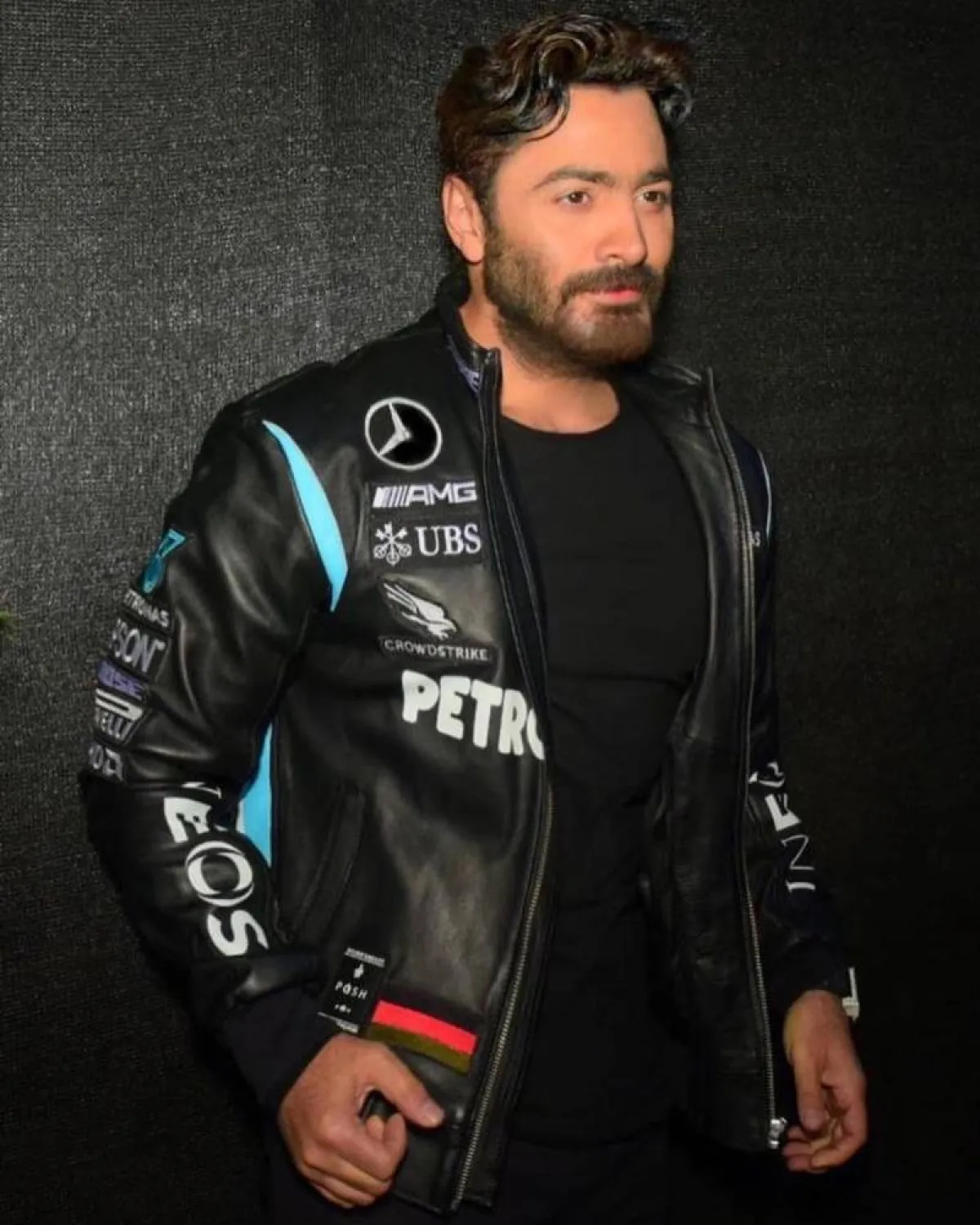 تامر حسني في أحدث لوك له - الصورة من حسابه على انستغرام